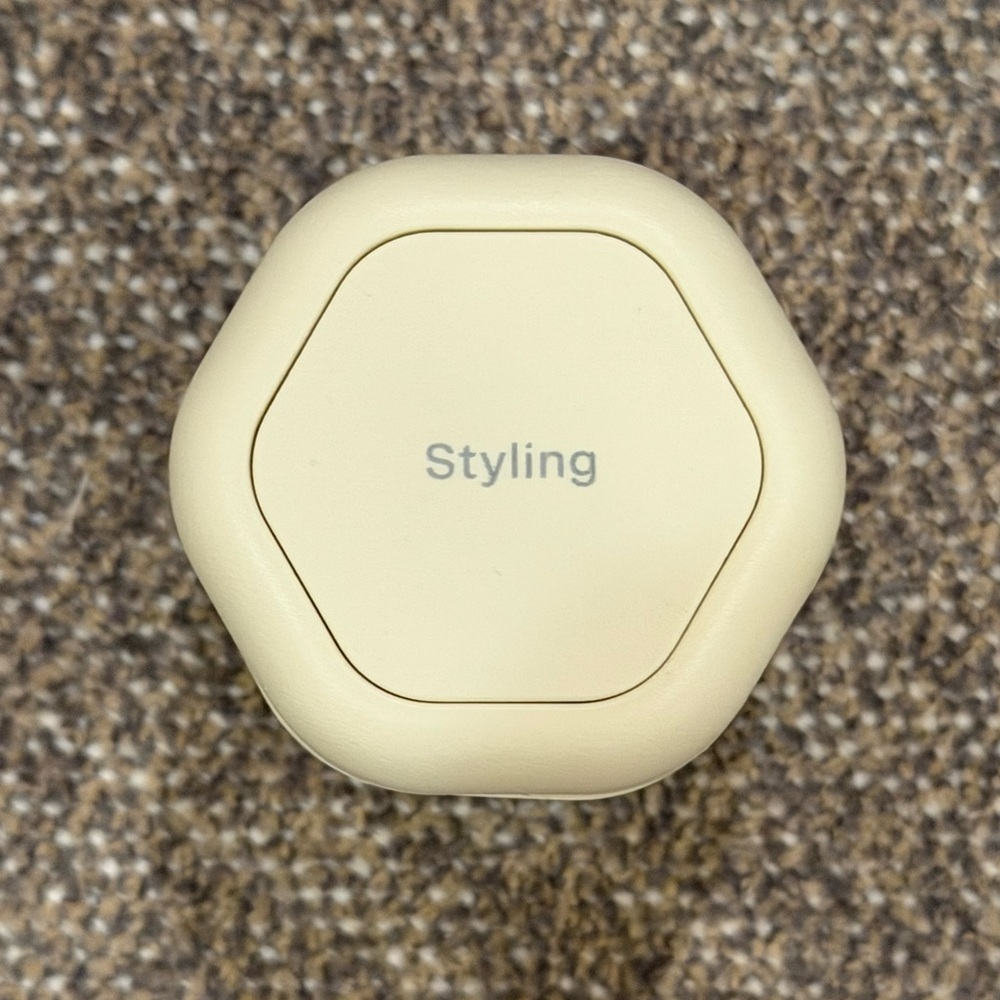 Cadence Capsule Sand “Styling”